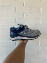 Load image into Gallery viewer, New Balance Womens Athletic Shoes Womens 8

