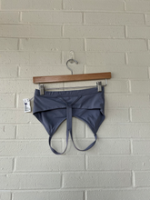 Load image into Gallery viewer, Gym Shark Sports Bra Size Small
