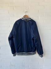 Load image into Gallery viewer, Tna Heavy Outerwear Size Medium
