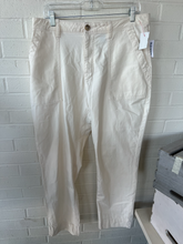 Load image into Gallery viewer, Old Navy Pants Size 13/14 (32)
