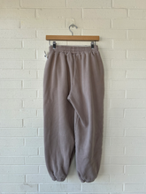 Load image into Gallery viewer, Comfrt Pants Size Medium
