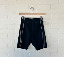 Load image into Gallery viewer, White Fox Athletic Shorts Size Medium
