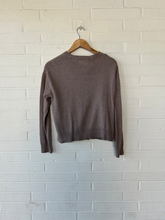 Load image into Gallery viewer, Old Navy Sweater Size Small

