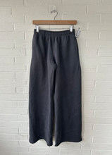 Load image into Gallery viewer, Edikted Pants Size Extra Small
