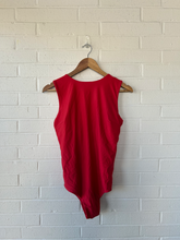 Load image into Gallery viewer, Lulu Lemon Athletic Top Size Large
