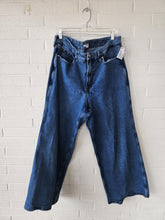 Load image into Gallery viewer, Good American Denim Size 15/16 (34)
