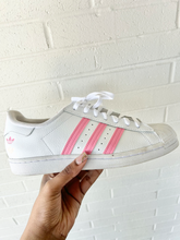 Load image into Gallery viewer, Adidas Womens Athletic Shoes Womens 9
