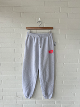 Load image into Gallery viewer, White Fox Pants Size Medium
