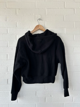 Load image into Gallery viewer, Aritzia Sweatshirt Size Extra Small
