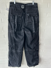 Load image into Gallery viewer, Pants Size 32
