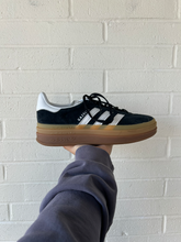 Load image into Gallery viewer, Adidas Casual Shoes Womens 9
