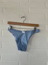 Load image into Gallery viewer, Aerie Womens Swimwear Size Medium
