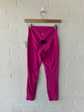 Load image into Gallery viewer, Lulu Lemon Athletic Pants Size 3/4 (27)

