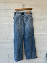 Load image into Gallery viewer, Pac Sun Denim Size 0 (24)
