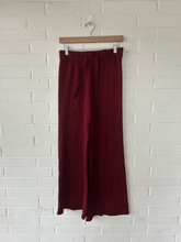 Load image into Gallery viewer, Pants Size Small
