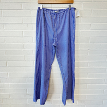 Load image into Gallery viewer, American Eagle Pants Size Medium
