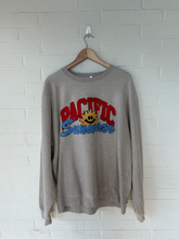 Load image into Gallery viewer, Pac Sun Sweatshirt Size Extra Large
