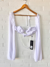 Load image into Gallery viewer, White Fox Long Sleeve Top Size Medium

