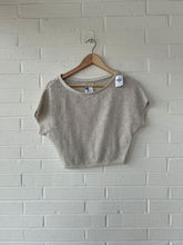Load image into Gallery viewer, Abercrombie &amp; Fitch T-Shirt Size Extra Small
