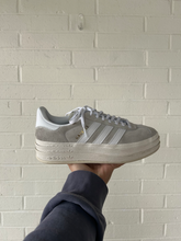 Load image into Gallery viewer, Adidas Casual Shoes Womens 8
