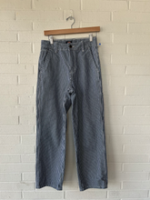Load image into Gallery viewer, Dickies Pants Size 1/2 (26)
