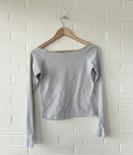 Load image into Gallery viewer, Brandy Melville Long Sleeve Top Size Medium
