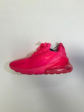 Load image into Gallery viewer, Nike Casual Shoes Womens 7
