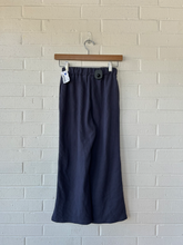 Load image into Gallery viewer, Pants Size Medium
