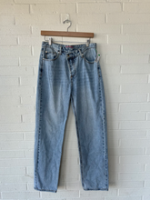 Load image into Gallery viewer, Edikted Denim Size Medium
