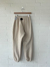 Load image into Gallery viewer, Comfrt Pants Size Small
