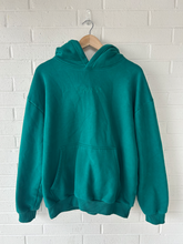 Load image into Gallery viewer, Comfrt Sweatshirt Size Medium
