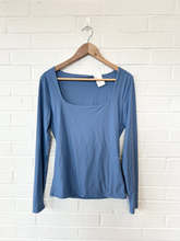 Load image into Gallery viewer, Abercrombie &amp; Fitch Long Sleeve Top Size Medium
