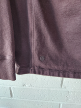 Load image into Gallery viewer, Lulu Lemon Athletic Top Size Small
