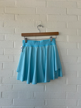 Load image into Gallery viewer, Lulu Lemon Athletic Shorts Size Small
