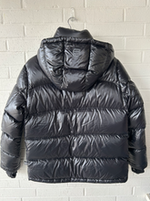 Load image into Gallery viewer, Aritzia Heavy Outerwear Size Small
