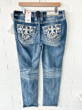 Load image into Gallery viewer, Rock Revival Denim Size 32
