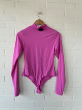 Load image into Gallery viewer, Skims Long Sleeve Top Size Large
