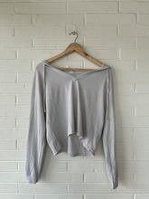 Load image into Gallery viewer, Gilley Hicks Long Sleeve Top Size Medium
