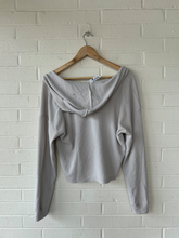 Load image into Gallery viewer, Gilley Hicks Long Sleeve Top Size Medium
