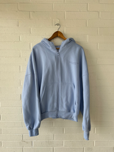 Load image into Gallery viewer, Comfrt Sweatshirt Size Small
