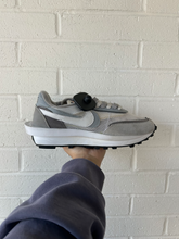 Load image into Gallery viewer, Nike Womens Athletic Shoes Womens 8
