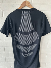 Load image into Gallery viewer, Nike Athletic Top Size Medium
