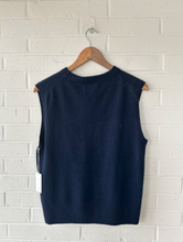 Load image into Gallery viewer, Abercrombie &amp; Fitch Sweater Size Large
