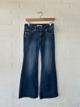Load image into Gallery viewer, Levi Denim Size 0 (24)
