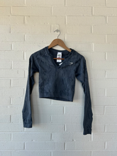 Load image into Gallery viewer, Gym Shark Athletic Top Size Small
