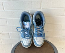 Load image into Gallery viewer, Womens Athletic Shoes Womens 8

