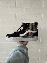 Load image into Gallery viewer, Vans Casual Shoes Womens 8.5
