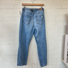 Load image into Gallery viewer, American Eagle Denim Size 7/8 (29)
