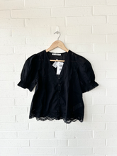 Load image into Gallery viewer, Abercrombie &amp; Fitch Short Sleeve Top Size Extra Small
