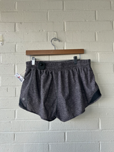 Load image into Gallery viewer, Lulu Lemon Athletic Shorts Size Large
